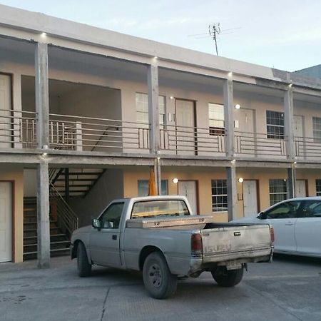 Hotel Estrella 马塔莫罗斯 外观 照片