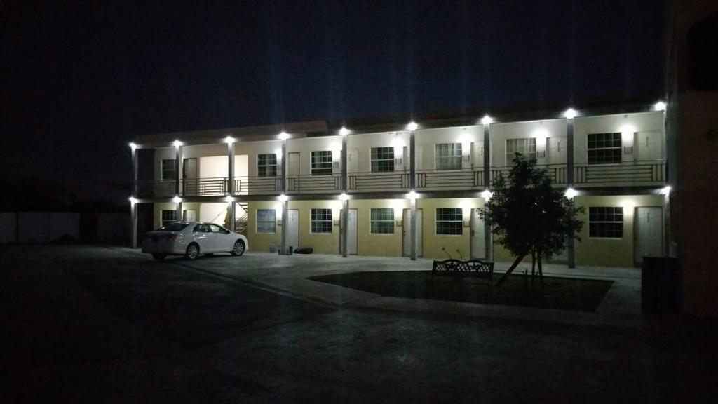 Hotel Estrella 马塔莫罗斯 外观 照片